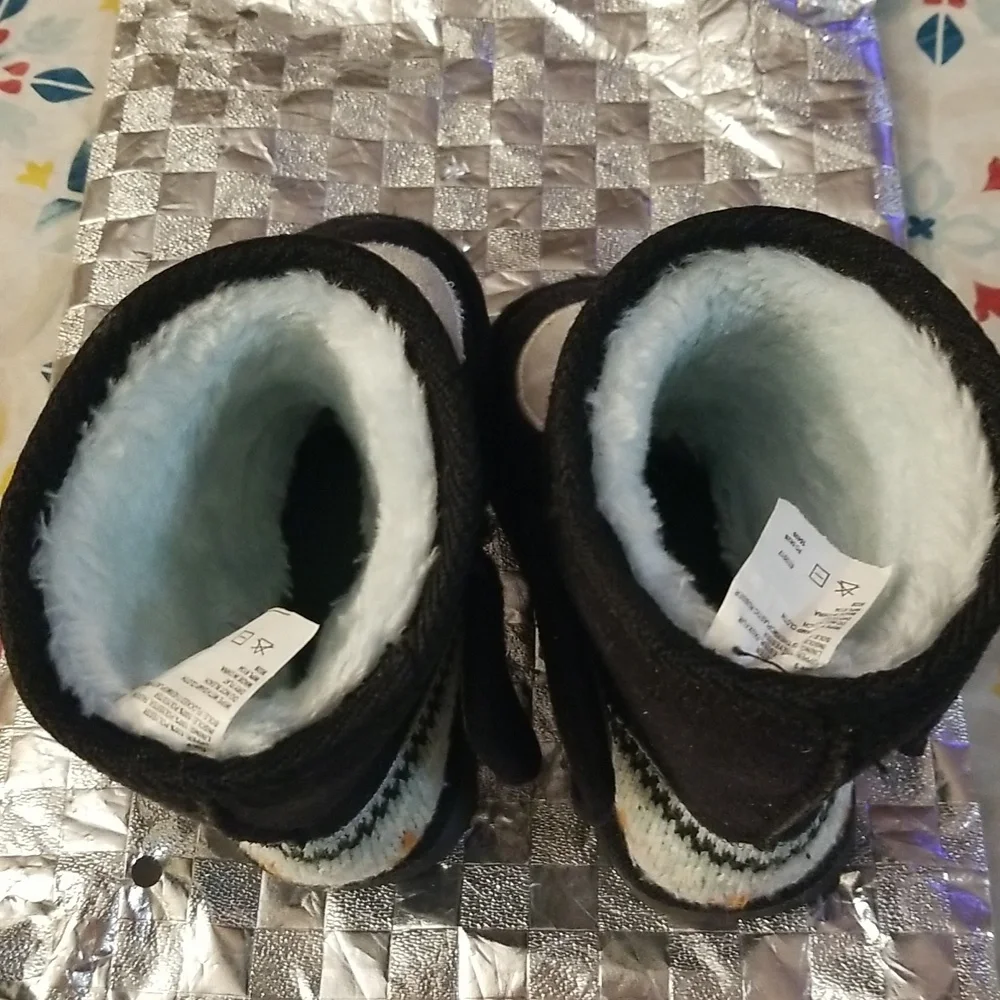 🥳HOST PICK🥳 Muk Luks Echo Penguin Winter Boots - Size 9